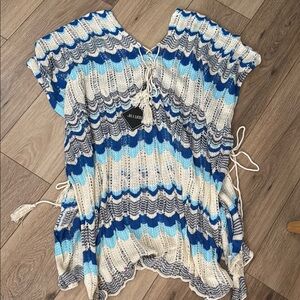 JILLUMI NWT ONE SIZE Blue Cream soft lightweight BOHO poncho Knit beach Cover-Up